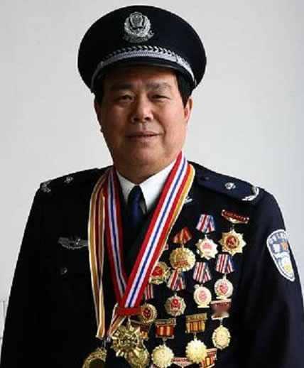 邱娥国，男，1946年生，汉族，江西省进贤人，1964年参军入伍，1967年1月