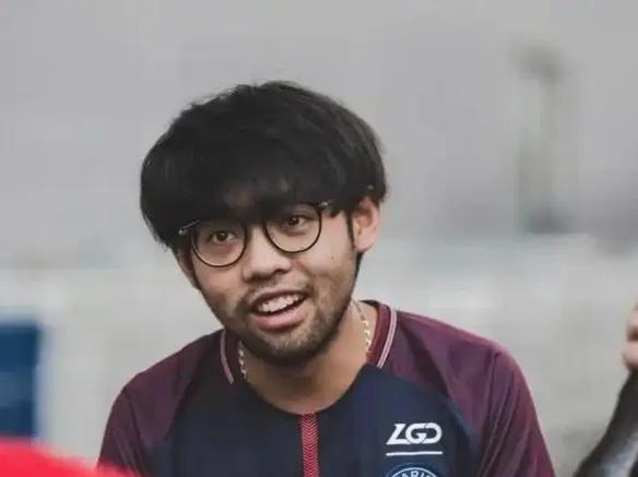 DOTA2:超哥maybe决定在中国区打TI海选超哥说只是想去玩一玩，不可