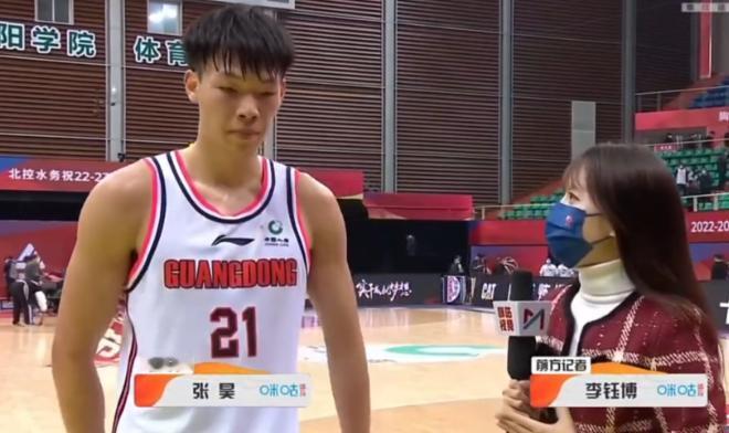 广东男篮仁至义尽！据广东体育圈相关媒体人透露，广东男篮正在考虑调整一线队阵容