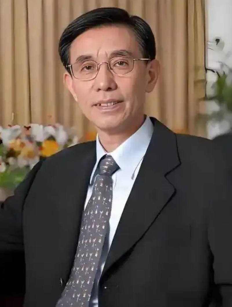 轮到美国被“垄断”了！一直以来，美国喜欢卡别人的脖子，现在自家后院起火了，号称“
