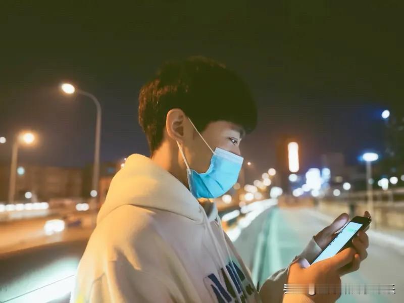 大厂那些P7，P8的女生找对象就更难找了。因为这些大厂p7、p8的女生年收入比