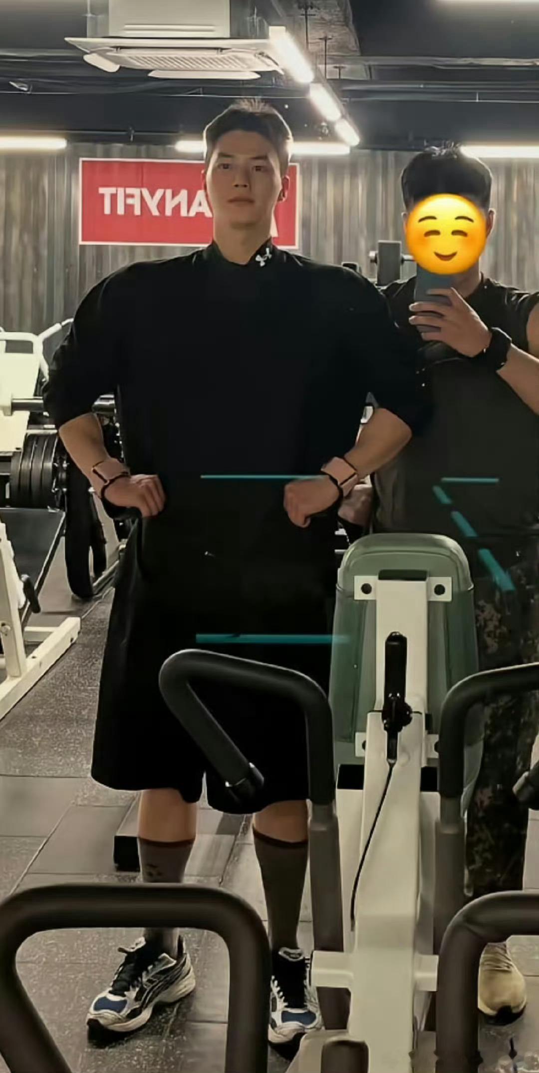 我的妈啊谁来管管宋江，他练的比之前壮的样子更壮了​​​