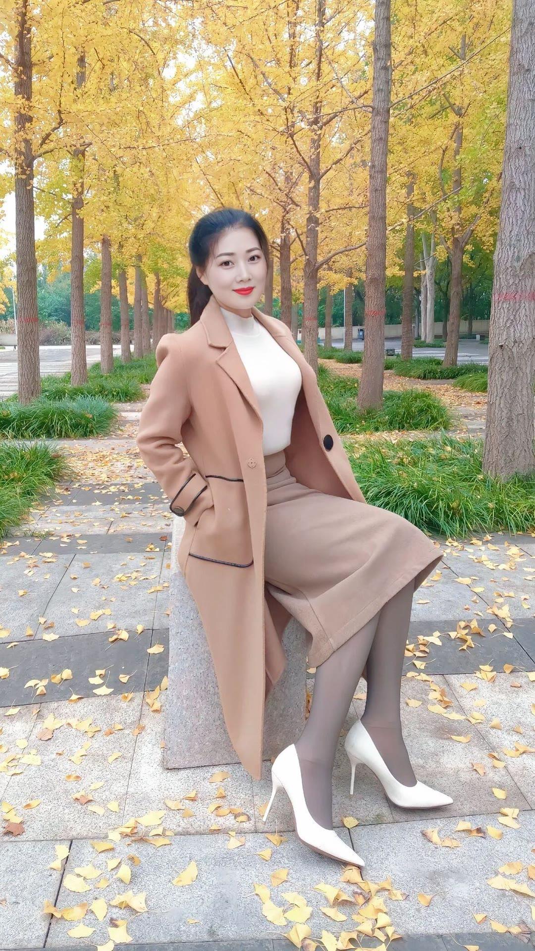 成年人的世界除了容易胖，容易穷，容易秃，其他都不容易