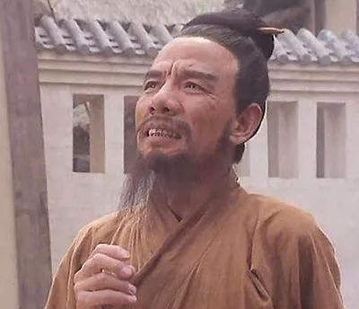 诸葛亮北伐时，马谡失街亭，致使魏军主帅司马懿率十五万大军直逼西城。此时，诸葛亮身