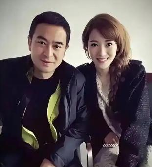 2018年，演员李念坦言：“我跟张嘉译拍完《蜗居》后，整整9年都没再有过联络。那