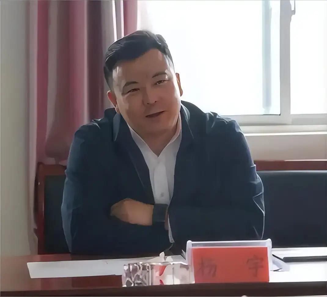 刚下班刷手机，看到教育部一个副局长被查的消息，心里挺不是滋味的…管教育的人，