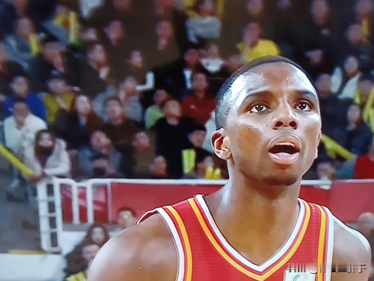 迪亚洛也许在下一步大棋，就看广东男篮里，谁是迪亚洛铁拳下的冤死鬼。广东男篮，广东