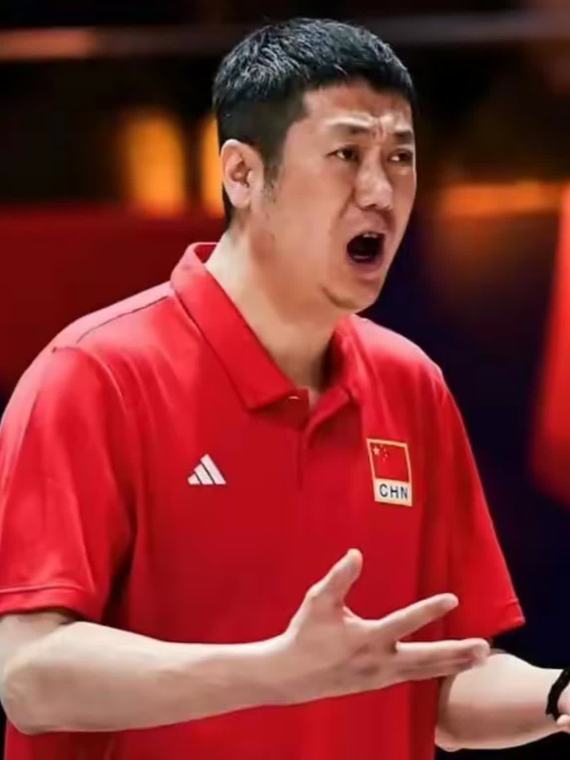 赵勇解决接应困局的方法龚马上就留洋了，赵勇抱大腿的时候也不多了，打造新的