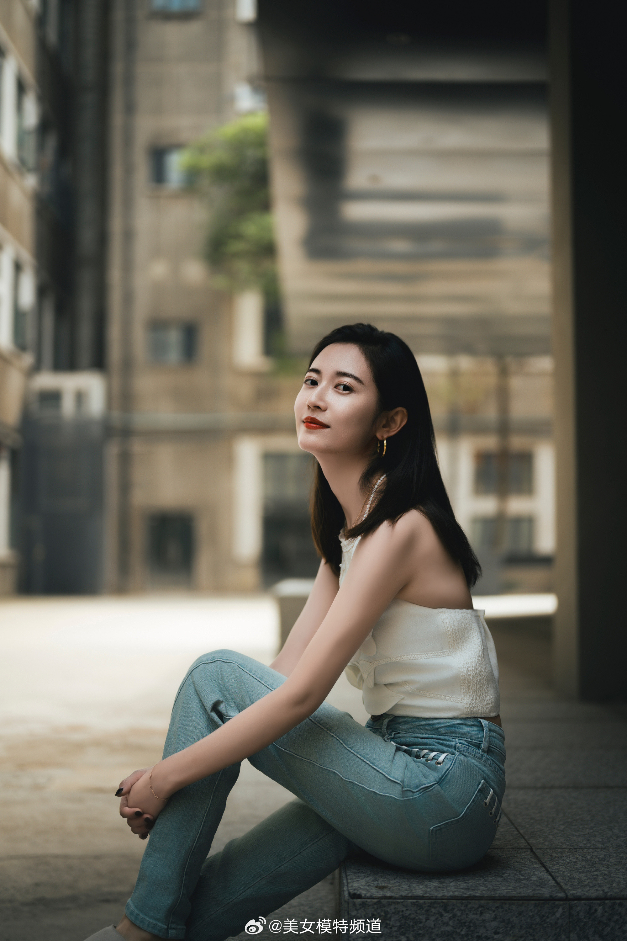 陈钰琪营业美照上线​​​