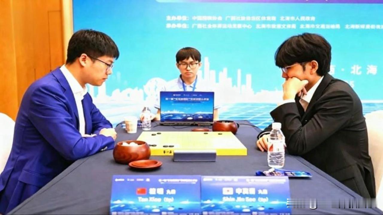 申真谞金身被轮番破：不是他弱了，是中国棋手不怂了2025年，檀啸、杨楷文、党