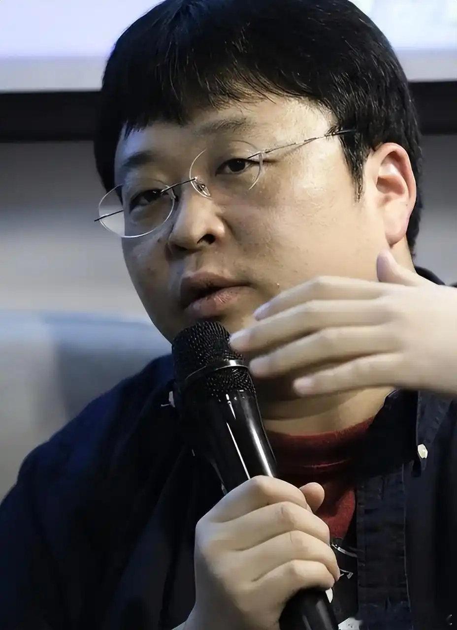 #罗永浩所持上亿股权已被冻结#多条股权冻结记录登上热搜，冻结标的多为锤子系企业。要分清概念：股权冻结