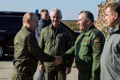 俄两大集团军群接到命令，合力拿下扎波罗热市，还剩最后13公里当地时间12月27