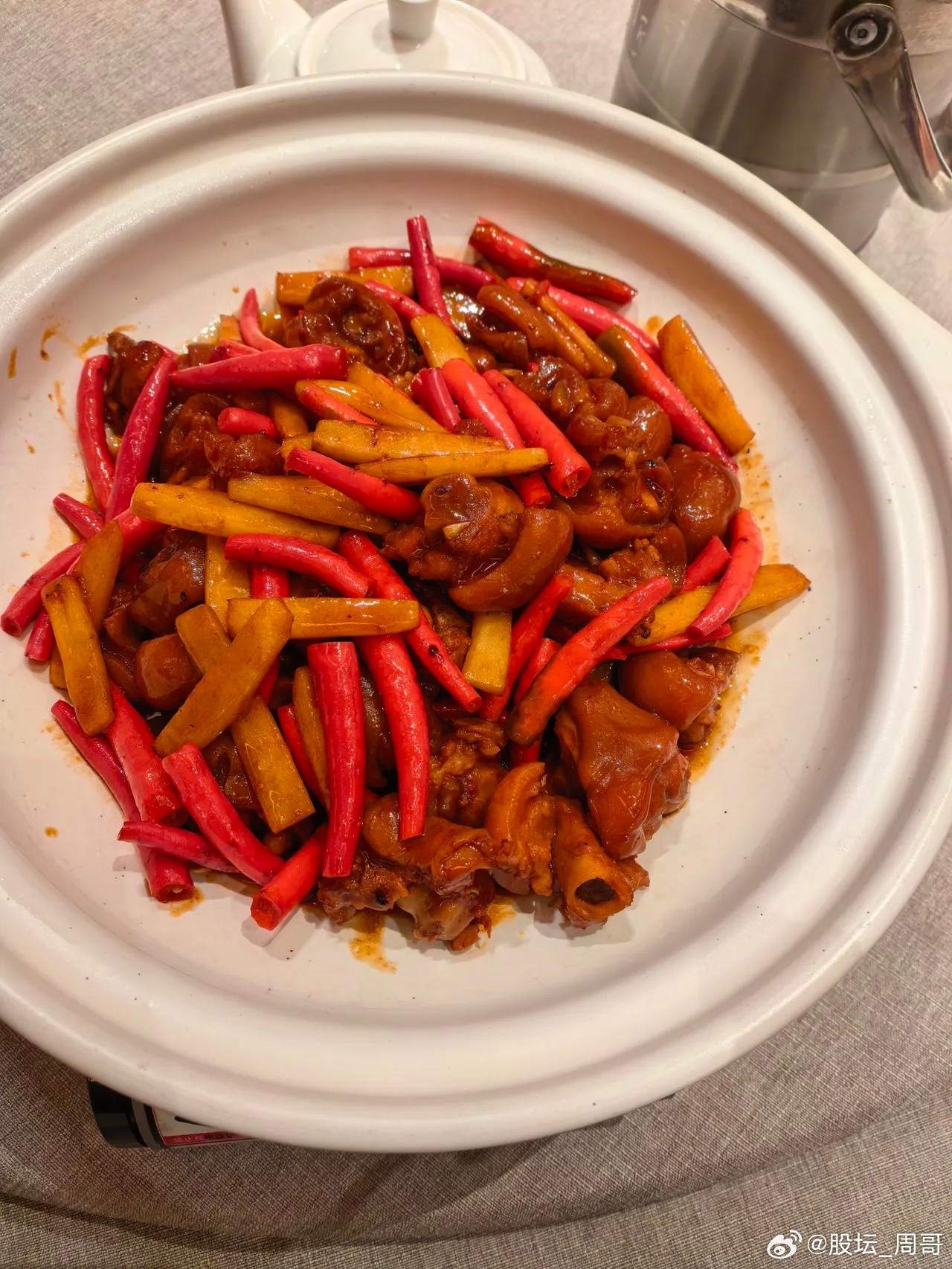 市场又传来两则重要消息，让人议论纷纷，在此给所有股民朋友提个醒。第1个重要消息：