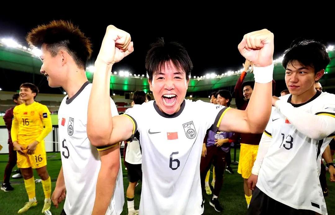 邵佳一新官上任，直接喊话：谁行谁上！去迪拜的机票，可不是按资历发的。队伍1月