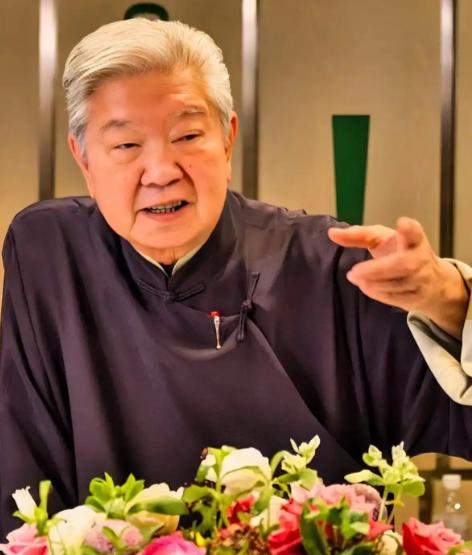 蔡澜说：“什么是低端家庭？你去他们家吃一顿饭就知道了。所谓的低端家庭并不是生活困