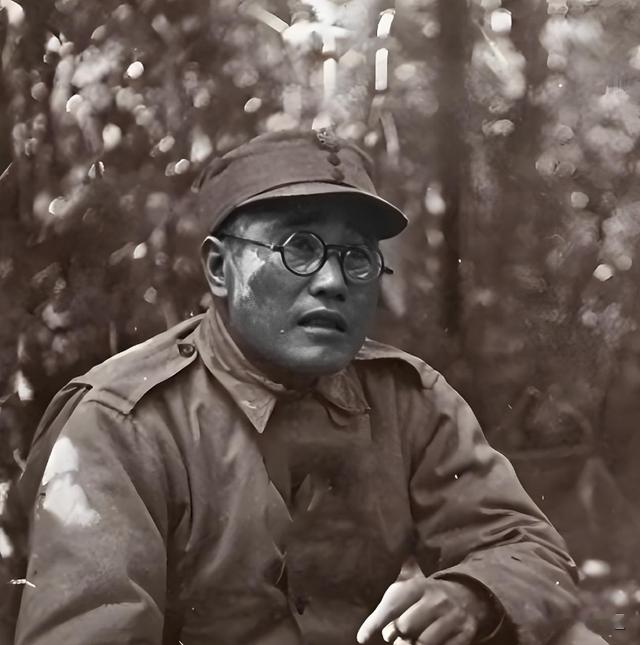 1943年日军最绝望一幕:几十辆坦克冲进指挥部,日军少将被被轧死
