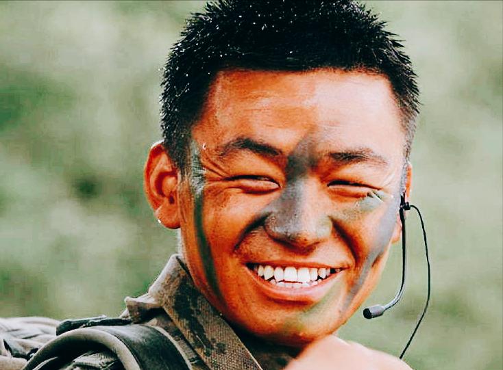 2015年，徐峥筹拍《港囧》，出500w邀请王宝强出演，王宝强却说：“我不要片酬