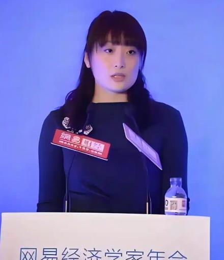 实锤！宗馥莉拿证打脸二叔二叔帮杜女士打的算盘，被一纸公证遗嘱拍的细碎。结