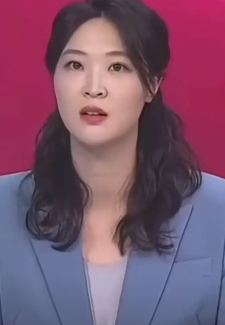 惠若琪赛后评价女排时很隐晦地指出国家队目前的问题。“像张籽萱这样的小将，在国内