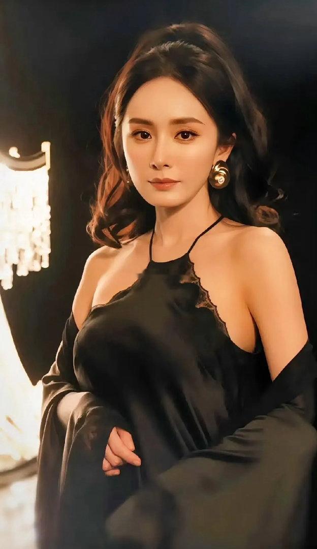 只要杨幂不塌房她有没有演技真不重要，杨幂最大优势不是美貌，也不是资源多，而是脑子