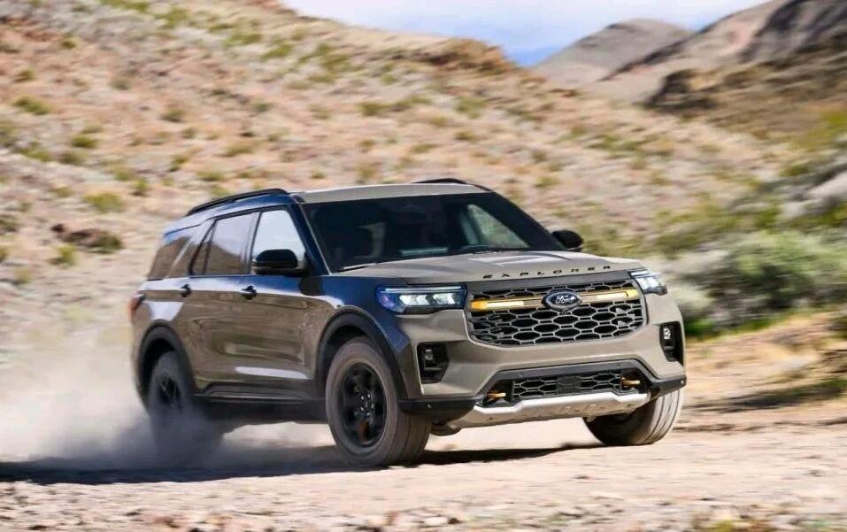 15万买福特探险者，2.3T+四驱的性价比真相当年落地40万的美系大块头，三年后