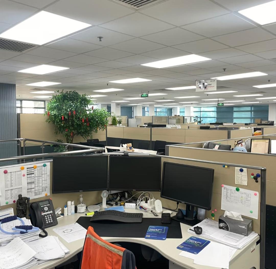 人到中年请一定要给自己留后路我嫂子是国企的二把手年薪50万但经不住诱惑