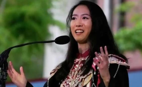 美国不稀罕的人，中国也坚决不收！ 哈佛大学毕业典礼上，中国留学生蒋雨融作为毕