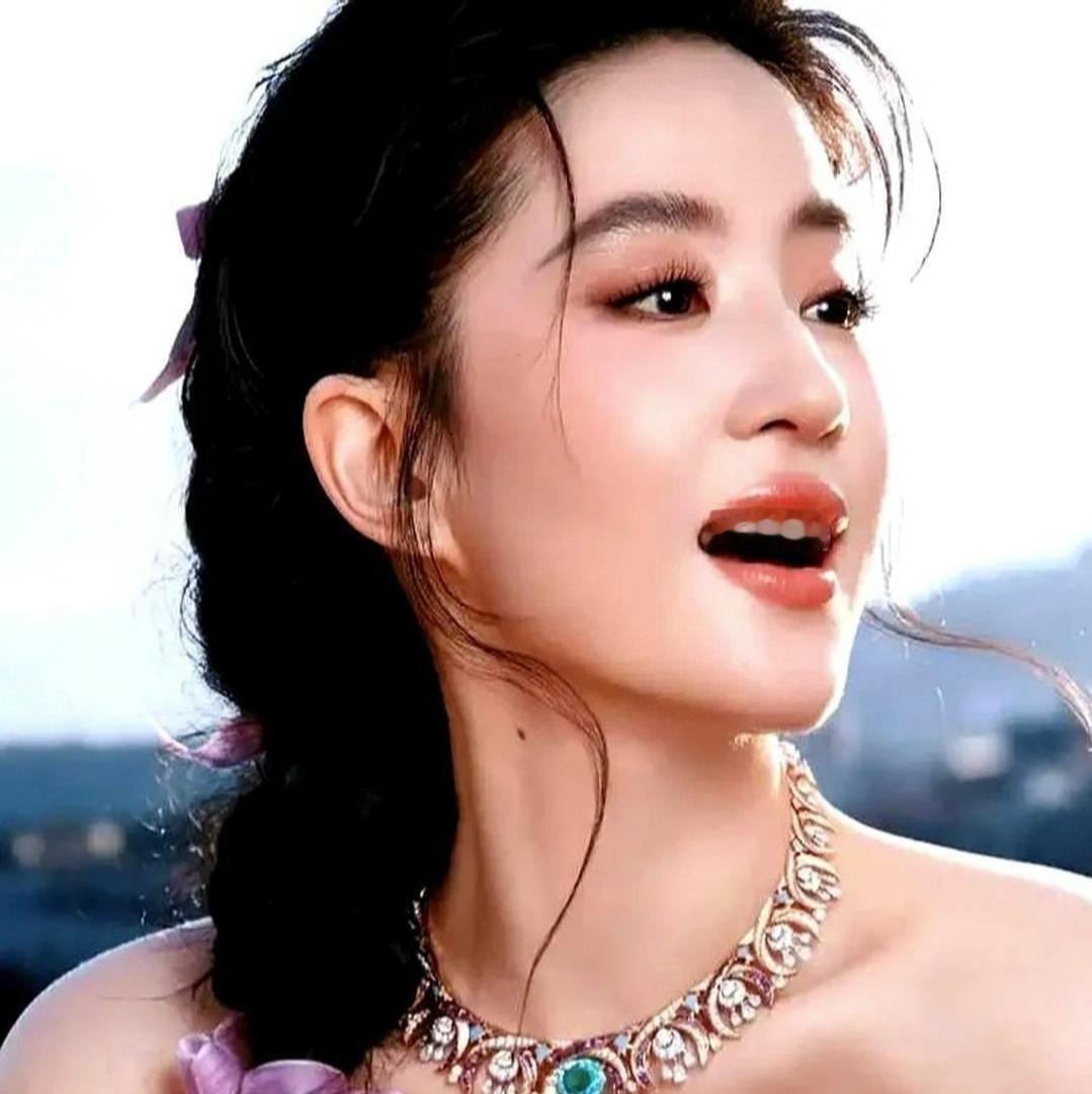刘亦菲宋承宪分手真相，根本不是语言问题很多人以为他俩分开是沟通有障碍，其实
