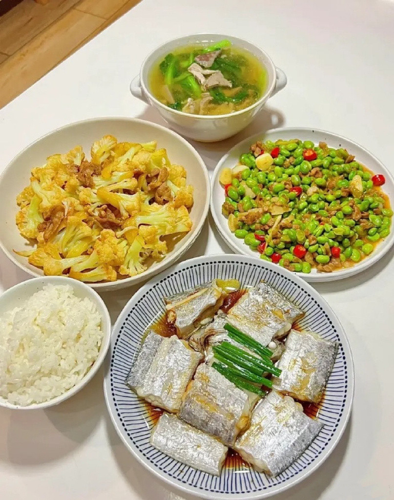 网友：我花了2小时做的晚饭，老公回来看了一眼就说，煮的什么东西，看着没胃口，然后
