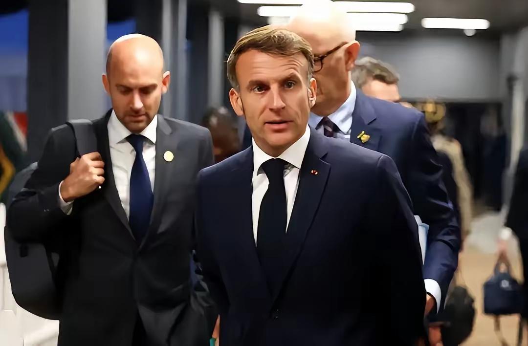 【和泽连斯基一样肤浅】​据路透社报道，当地时间11月25日，法国总统马克龙再谈