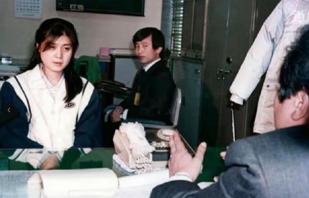 直击软肋！央视曝光军工重大泄密:间谍使用了美人计1月14号央视新闻对外曝光了