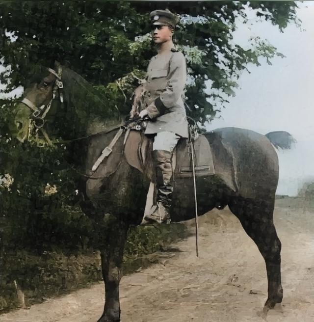 1921年，29岁的蒋百里获少将军衔，出任保定军校校长，成为中国近代军事教育先驱