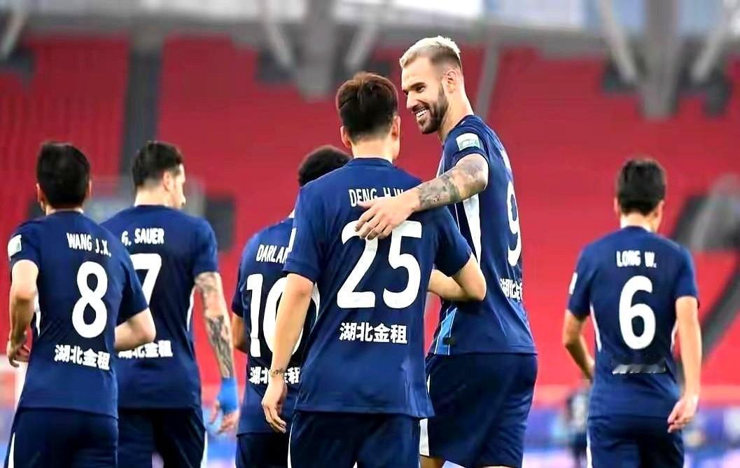 随着图多列的官宣离队，三镇延续最近几个赛季的常态，那便是“铁打的三镇，流水的外援