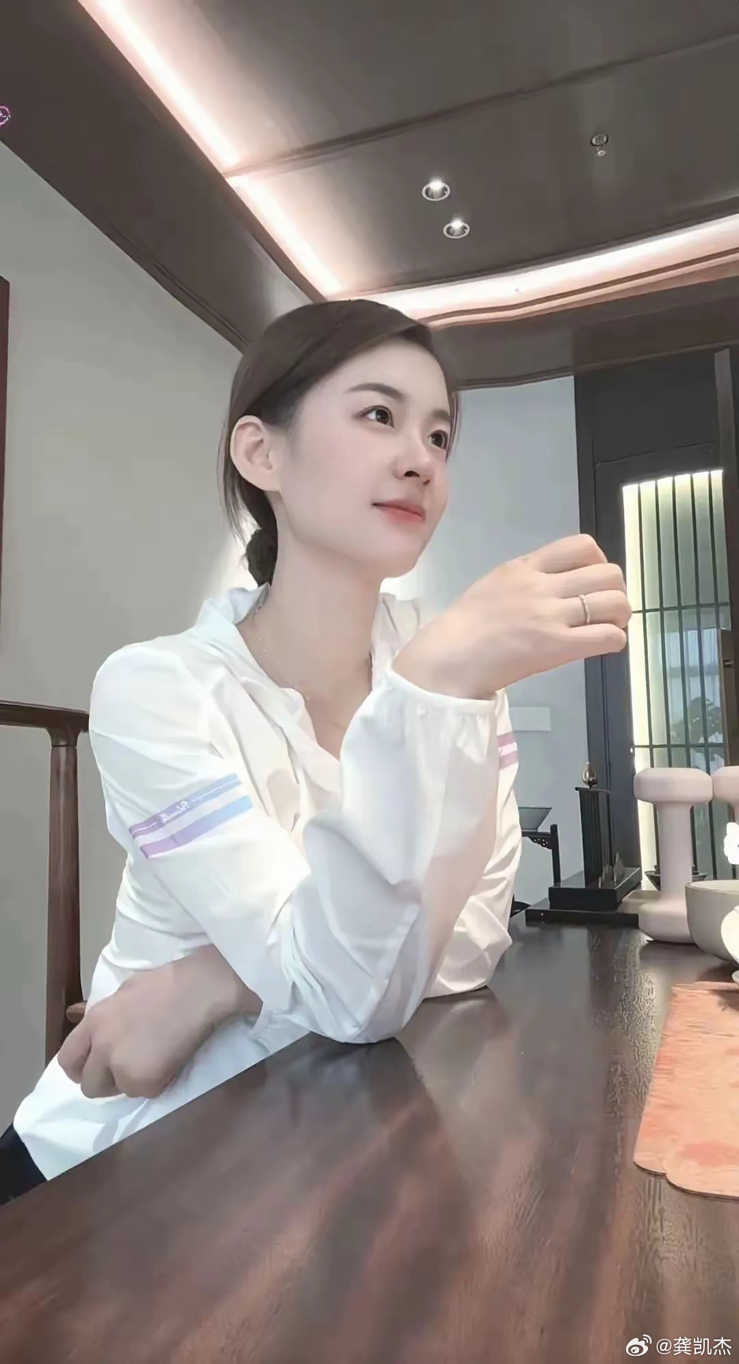 盯紧自己的股票，相信自己的股票～～～白富美。​​​