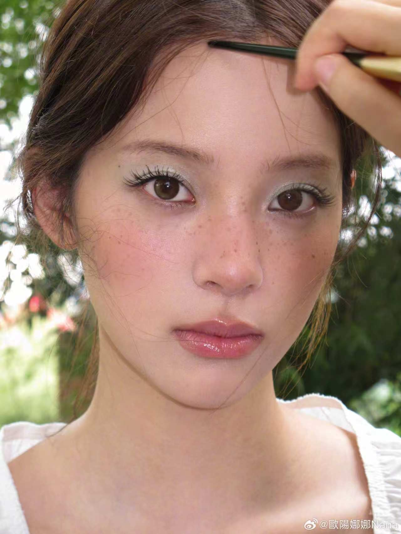 欧阳娜娜请工作人员喝奶茶欧阳娜娜请天赐的声音节目组喝奶茶欧阳娜娜请《天赐的声