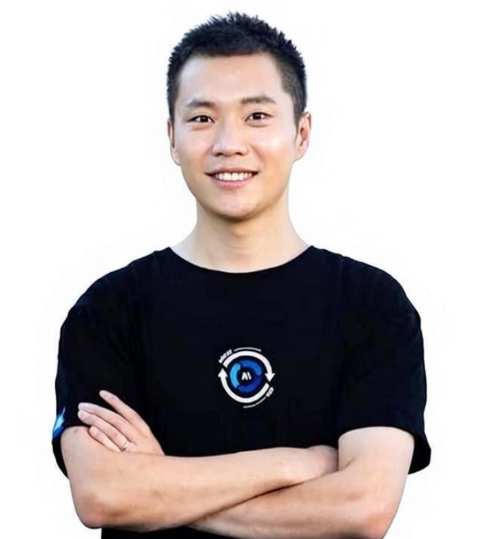 曹旭东，清华直博，AI视觉算法顶尖人才，美国国家数据科学大赛全球亚军，微软亚洲研
