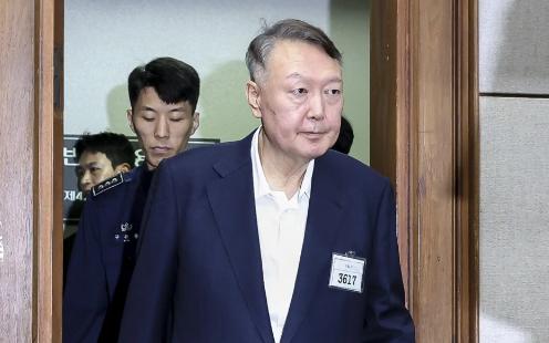 韩国政坛今天彻底炸开了锅，负责调查“12·3”紧急戒严事件的特别检察组，在历经1