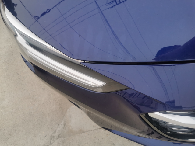 突然发现前杠不对称啊这这大缝子。。。啊，刚开始也没有不对称啊