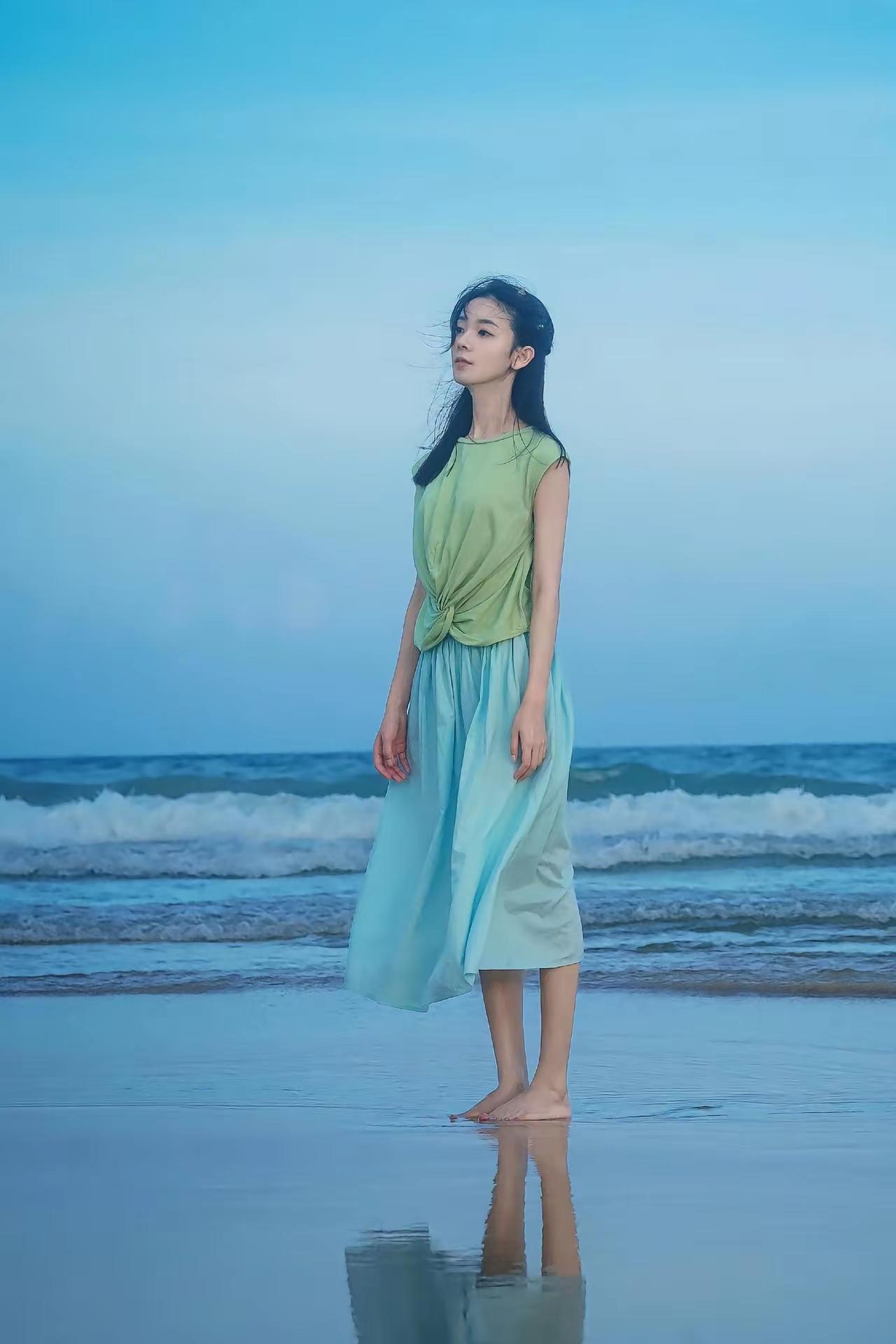 再见“岳绮罗”[比心]有一说一，陈瑶现在似乎太廋了🥲不过，在海边ji