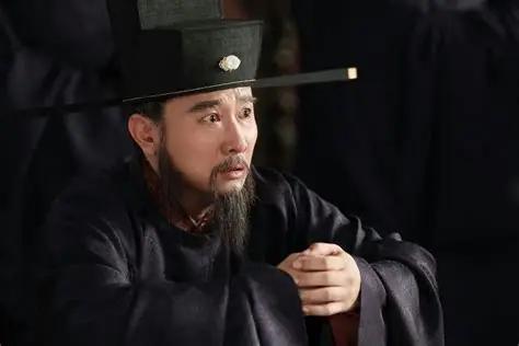 咸平四年，公元1001年，北宋朝廷做了一件狠事：一次性裁掉十九万五千名冗吏。这事