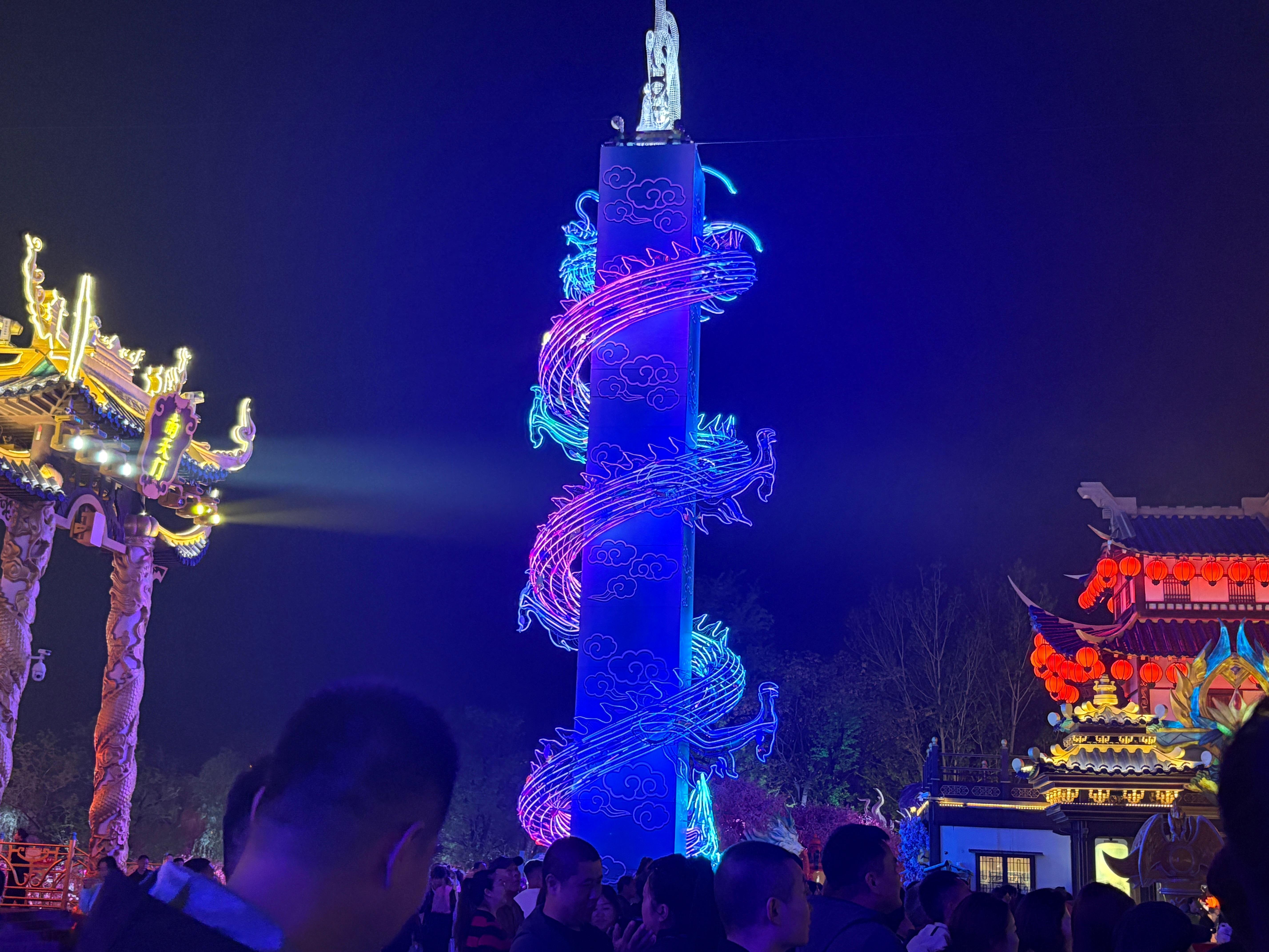 周末市场热议板块：液冷：谷歌新一代TPUv7单芯片功耗高达980W，要求100