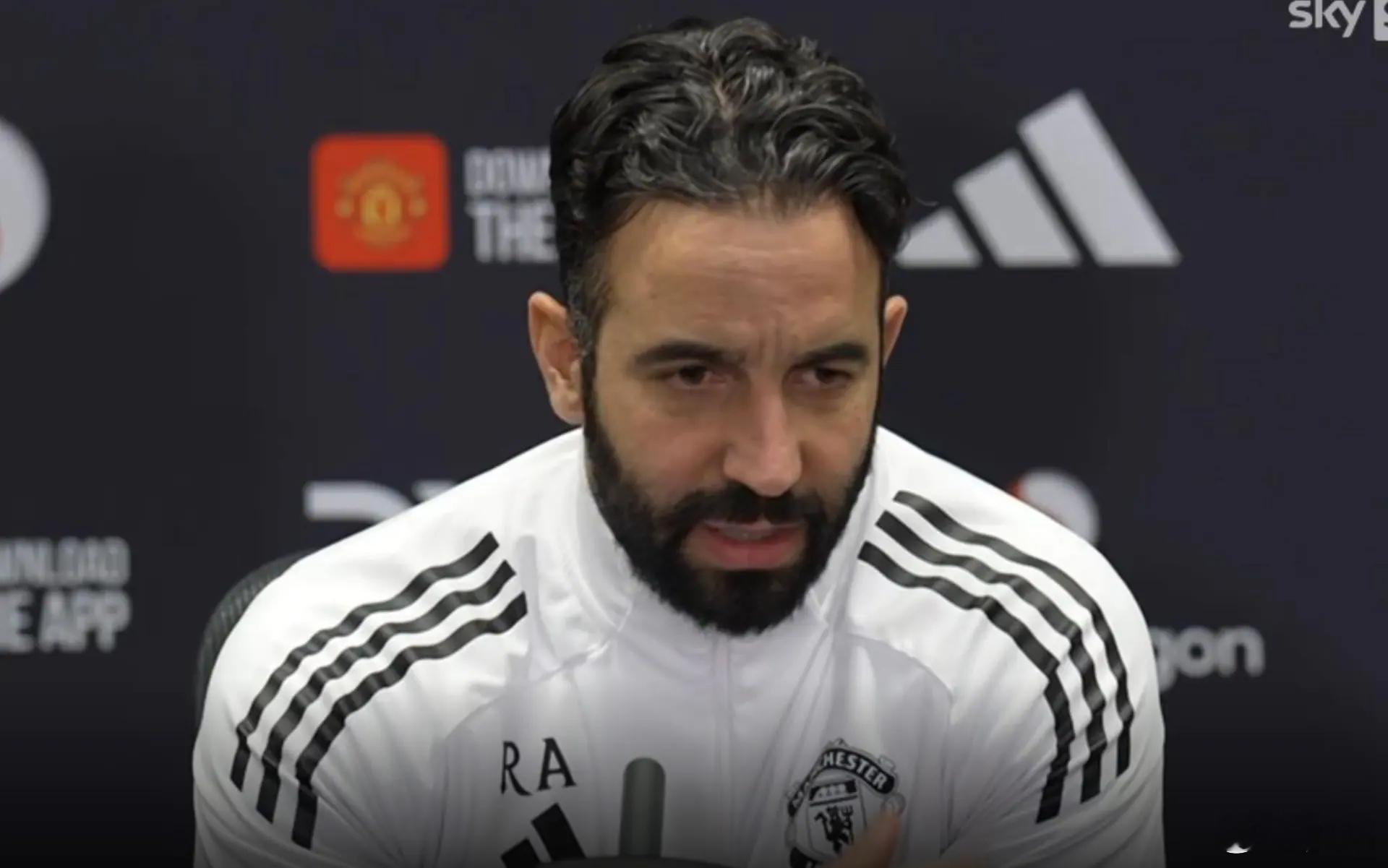 利兹联vs曼联利兹联客场闷平利物浦，但他们近期在主场还是很疯，3-3利物浦，