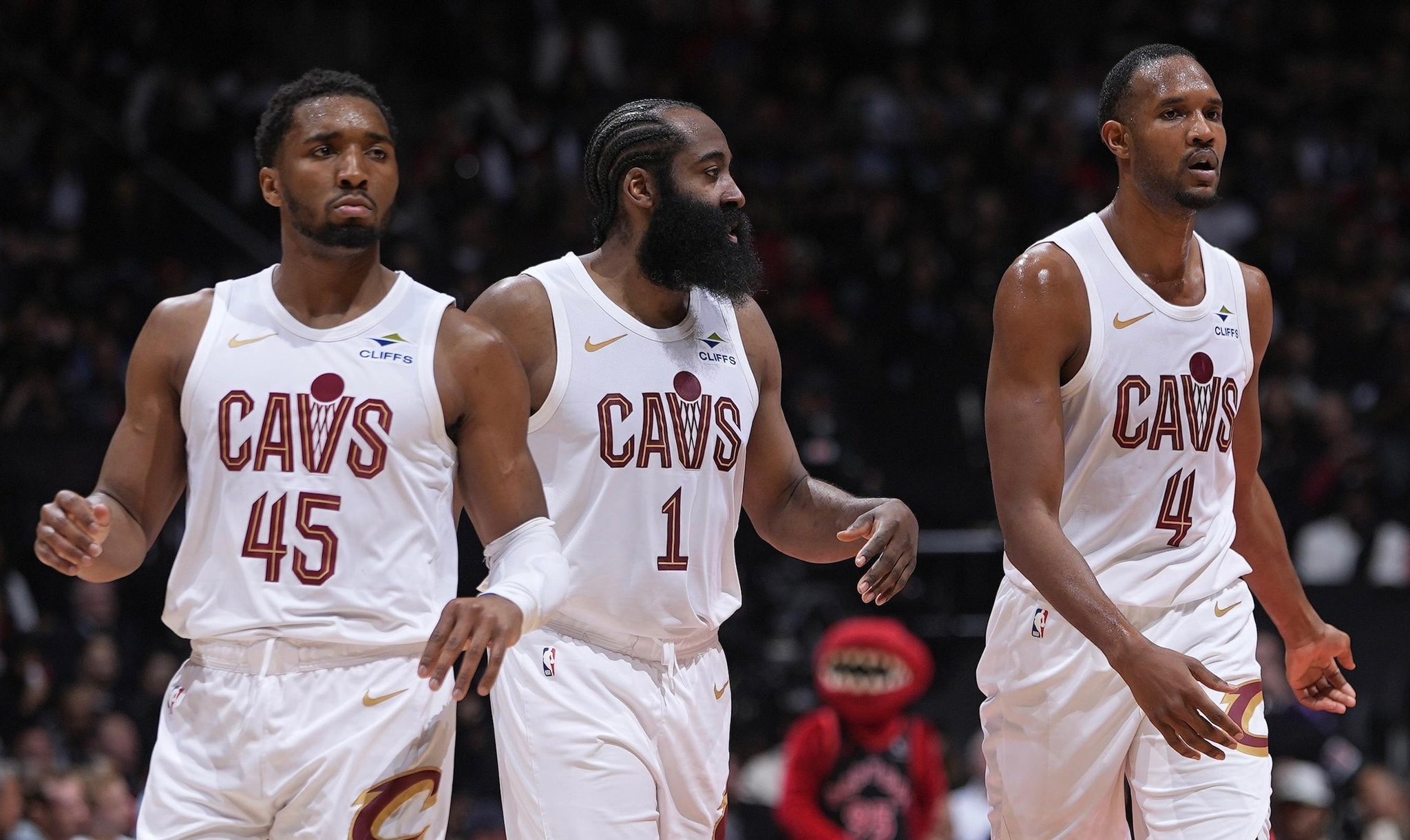 骑士全队NBA2K27能力值一览：•米切尔‑93•哈登‑87•莫布里‑87•