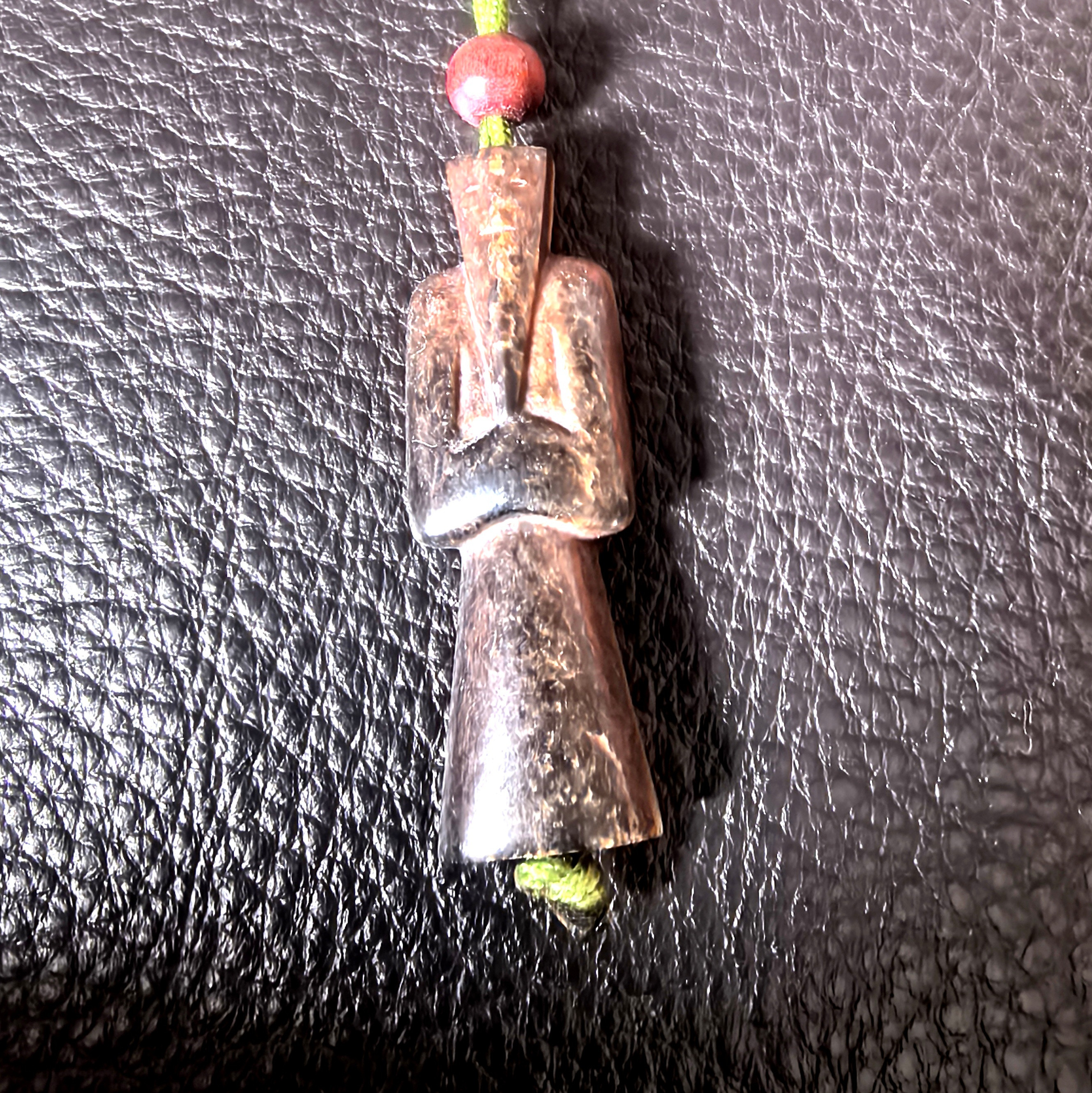 随想杂感汉代翁仲，宋代翁仲，明代翁仲，形状略显变化，其实玉翁仲发明于战国秦代，