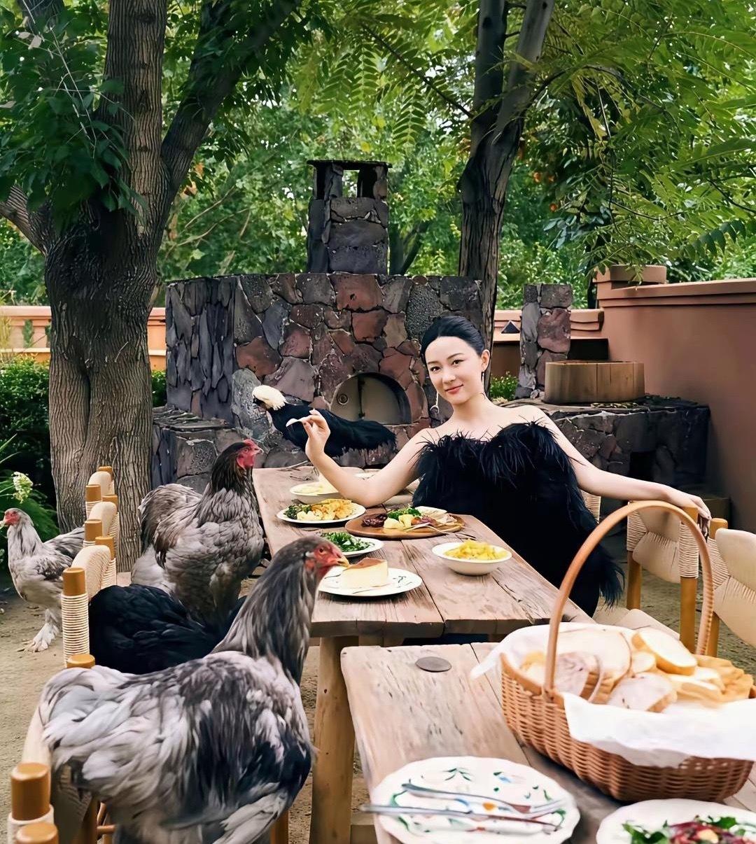 谁看了霍思燕的私宅不迷糊！北京郊区3000平摩洛哥风庄园，修道院同款赤陶拱顶长