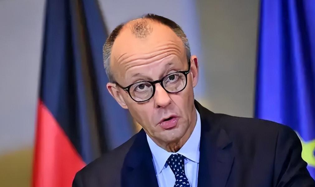 治不了俄罗斯，还治不了你？默茨一句话，以色列彻底怂了。2026年4月9日，德