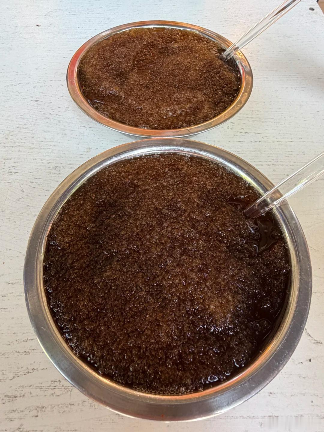 一碗像肉臊子的冰粉~不说这是冰粉能不能看得出来？川川逛吃日常
