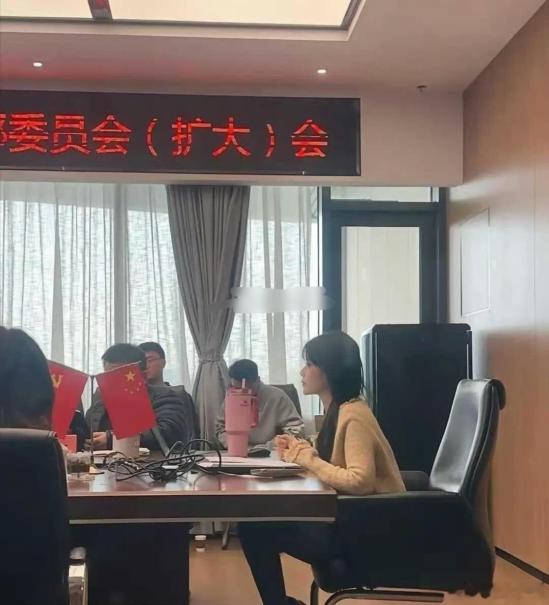 女生争着考去体制内的动力来了​​​