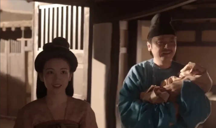 《长安的荔枝》中，李善德这个上林署的小吏，先是积蓄加上借贷终于买下了老宅，那个有