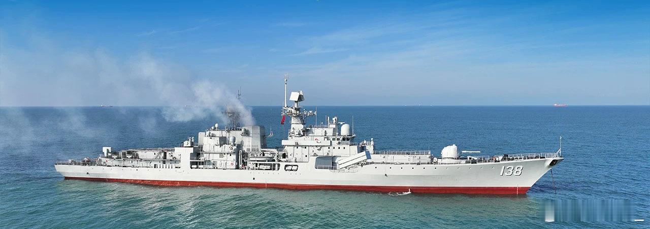 138泰州舰改装后的新貌，HQ-16换施基利；YJ-12换马弹；1130换卡什坦